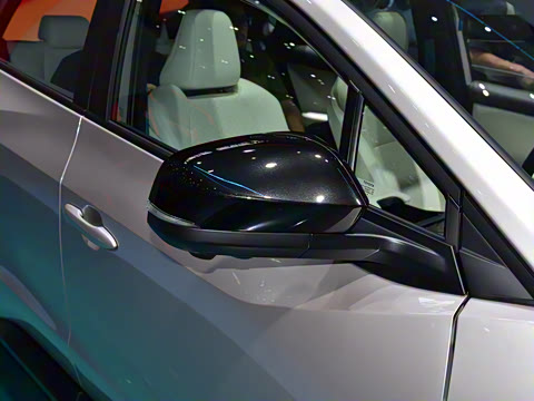 2025�� 560 ����Max��