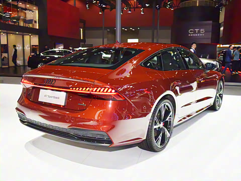 2025�� 55 TFSI quattro ������