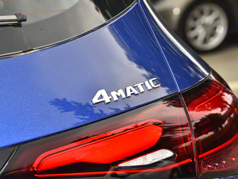 2024��  �Ŀ� GLC 260 L 4MATIC ������ 5��