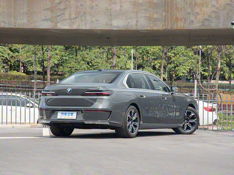 2023�� 735Li ������װ