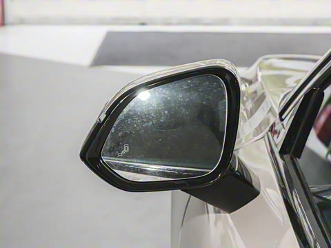 2025�� 560MAX 185kW