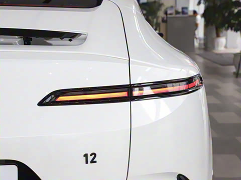 2025�� �Ŀ� Ultra���̰�