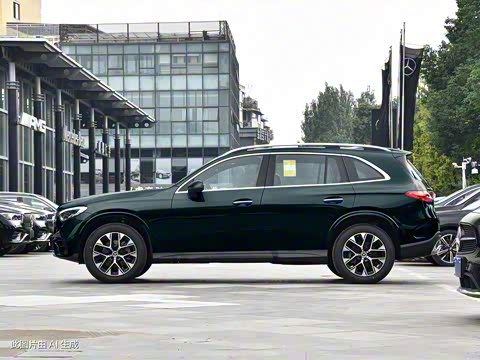 2024��  �Ŀ� GLC 260 L 4MATIC ������ 5��