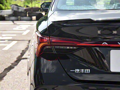 2024�� ˫�� 2.5L XLE����