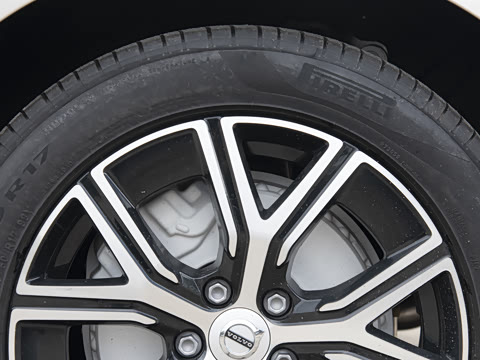 2025�� B4 ���ݺ�����