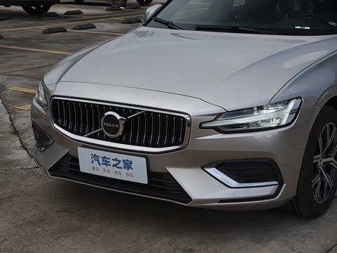 2025�� B4 ���ݺ�����