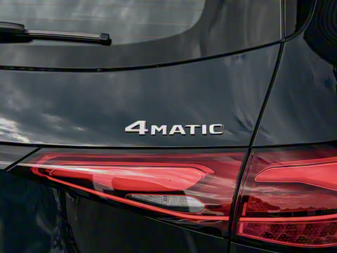 2025�� GLC 300 L 4MATIC ������ 5��