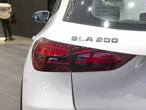 2025�� GLA 200