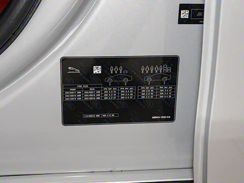 2025�� 2.0T 250PS R-DYNAMIC 90�����ذ�