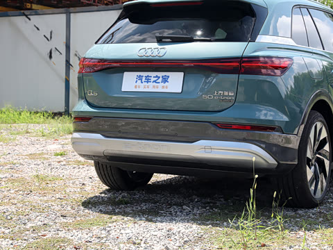 2023�� 50 e-tron quattro ��ҫ�� ������װ