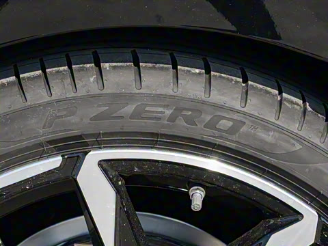 2025�� 225i M�˶���ҹ��װ