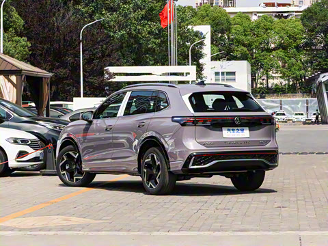 2025�� PRO 380TSI ���� R-Line �����