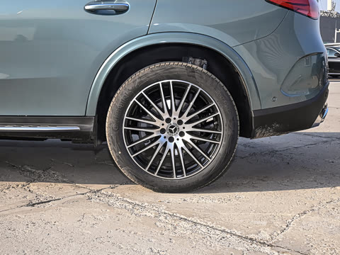 2025�� GLC 300 L 4MATIC ������ 5��