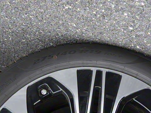 2024�� �Ŀ� E 300 L ʱ���˶���