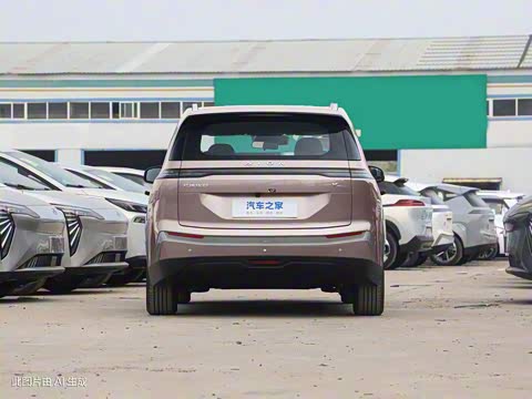 2023�� Plus 610 ������