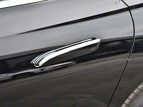 2024�� �Ŀ� E 300 L ������