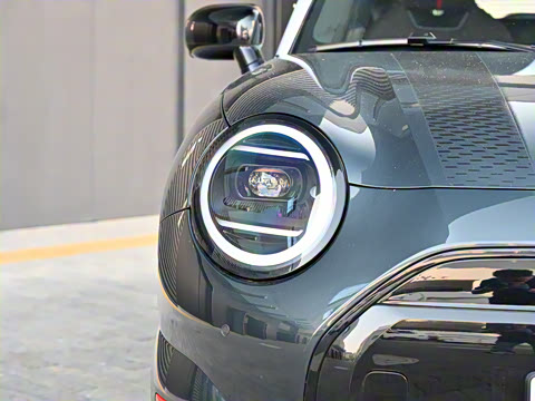 2025�� JOHN COOPER WORKS