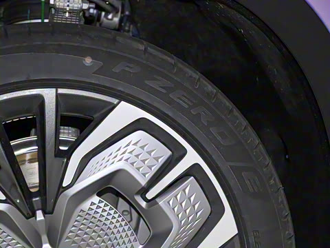 2025�� 680 Ultra������