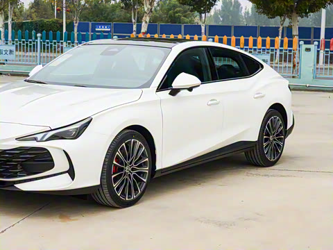 2025�� 2.0T 405 AT������