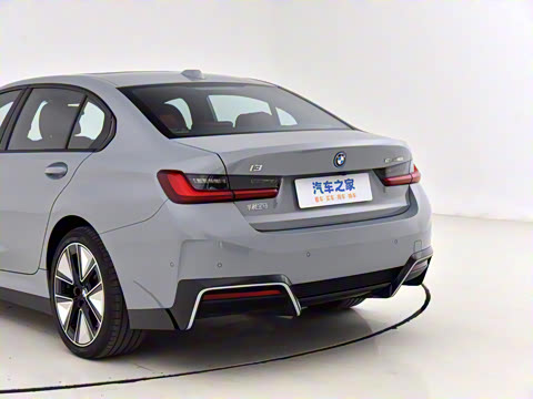 2025�� eDrive 40 L ��ҹ�˶���װ