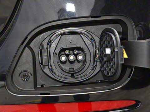 2024�� E 350 e L ���ʽ��϶����γ�