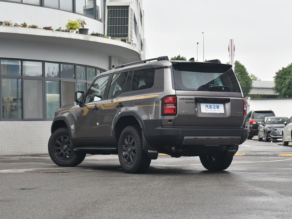 Toyota Land Cruiser Prado 150 Series Рестайлинг 3, Внедорожник 3 дв.: фото поколения