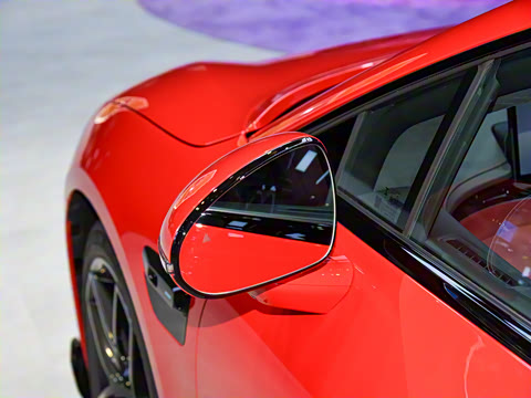 2025�� 703km Ultra�˶���