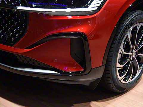 2025�� 2.0T ������������˹��