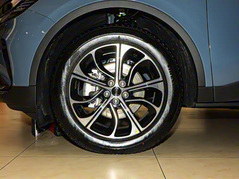 2025�� 2.0T �������