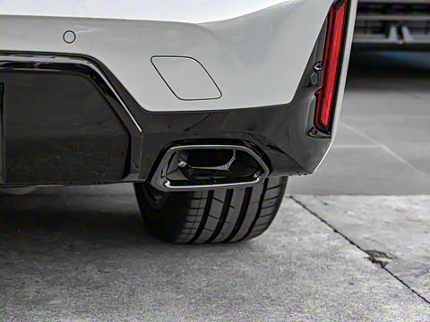 2025�� 330Li ������ M�˶���ҹ��װ