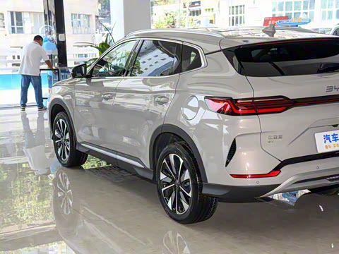 2025�� EV 520km ������