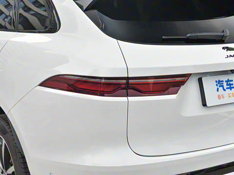 2025�� P250 R-Dynamic SE