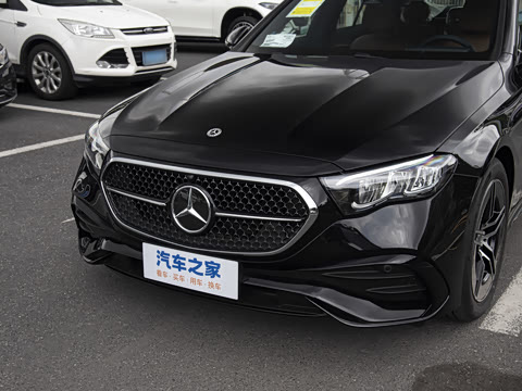 2025�� �Ŀ� E 260 �˶���