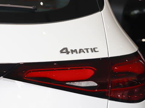 2024��  �Ŀ� GLC 260 L 4MATIC ������ 5��