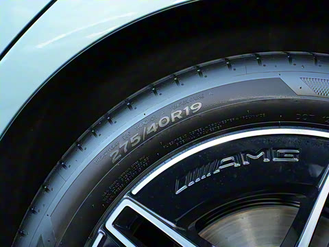 2025�� �Ŀ� E 260 �˶���