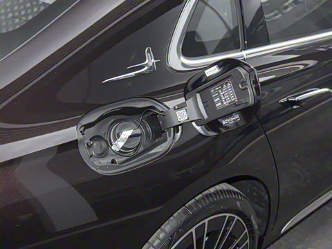 2025�� �Ŀ� E 300 L �����