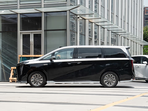 2025�� Ǭ��ϵ�� Ultra ͷ�Ȳ�