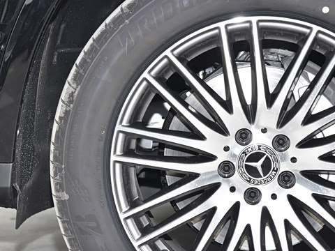 2025�� �Ŀ� GLC 300 L 4MATIC ������ 5��