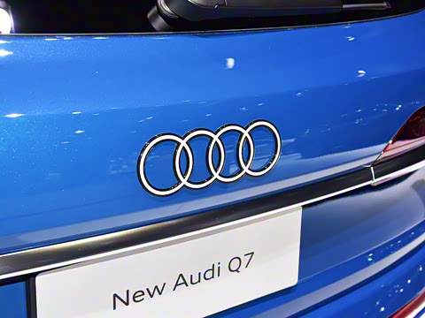 2025�� 55 TFSI quattro S line�����