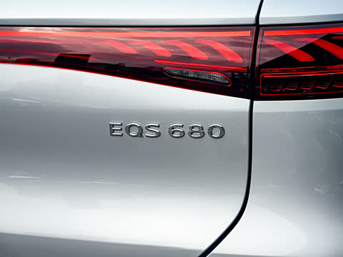 2024�� EQS 680 ���а�