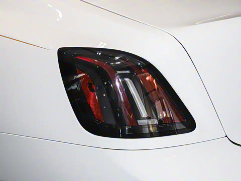 2025�� Black Badge