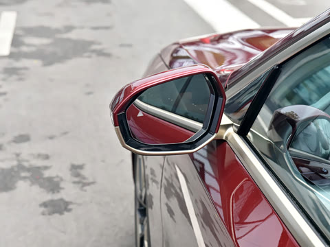 2024�� 525Li M�˶���װ