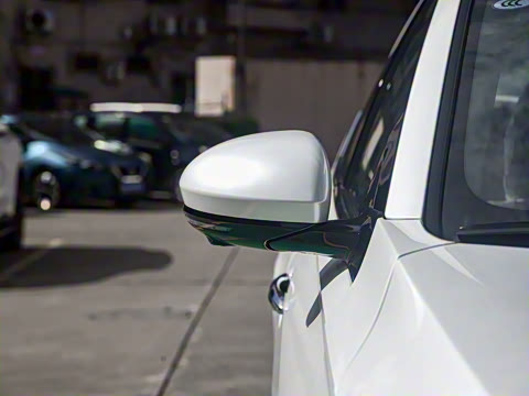 2022�� 2.0L XL-Upr ������