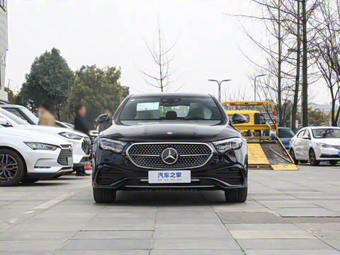 2025�� �Ŀ� E 300 L �����˶���