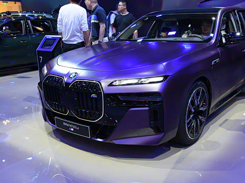 2023�� M760Le xDrive