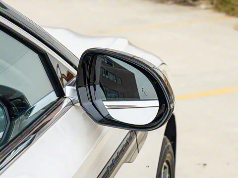 2025�� 2.0T ���л춯��