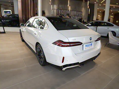 2025�� 530Li ������ M�˶���װ