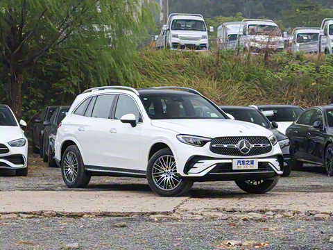 2025�� GLC 300 L 4MATIC ������ 5��