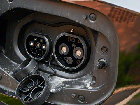 2025�� 550 PRO���а�