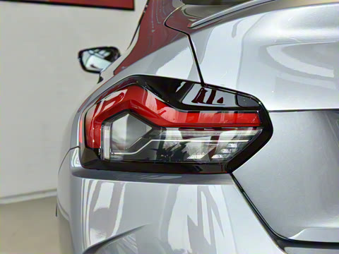 2025�� 225i M�˶���ҹ��װ